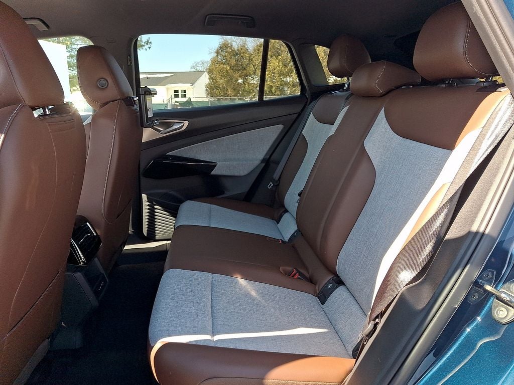 2023 Volkswagen ID.4 Pro