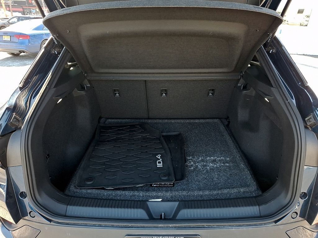 2023 Volkswagen ID.4 Pro