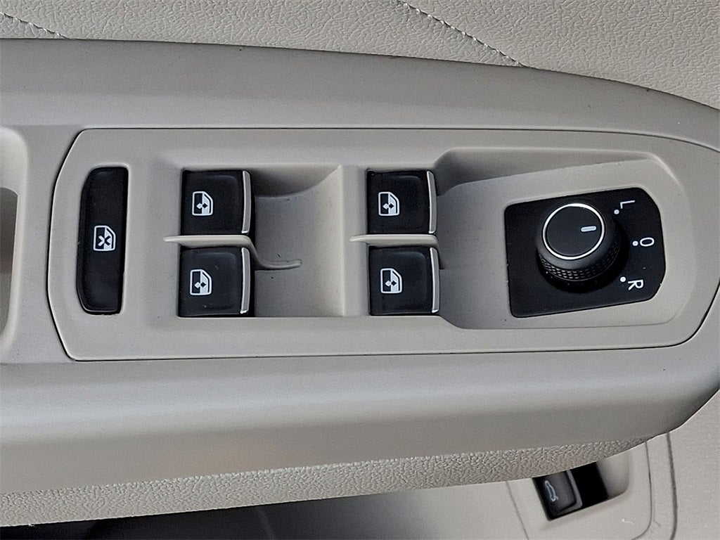 2023 Volkswagen Atlas 2.0T SE w/Technology