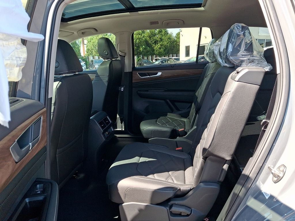 2026 Volkswagen Atlas SE w/Technology