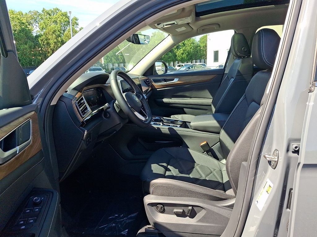 2026 Volkswagen Atlas SE w/Technology