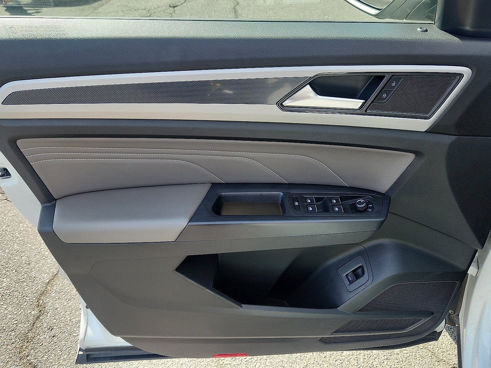 2023 Volkswagen Atlas Cross Sport 2.0T SEL R-Line