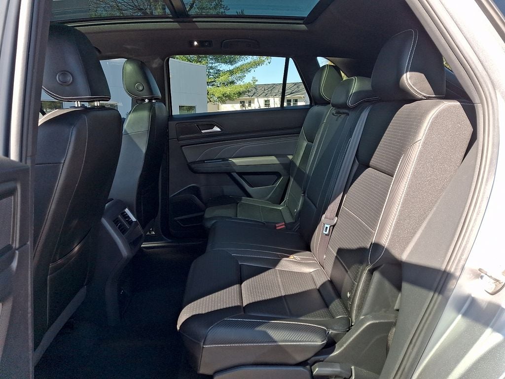 2023 Volkswagen Atlas Cross Sport 3.6L V6 SEL R-Line