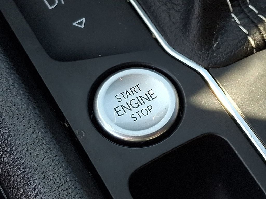 2023 Volkswagen Atlas Cross Sport 3.6L V6 SEL R-Line