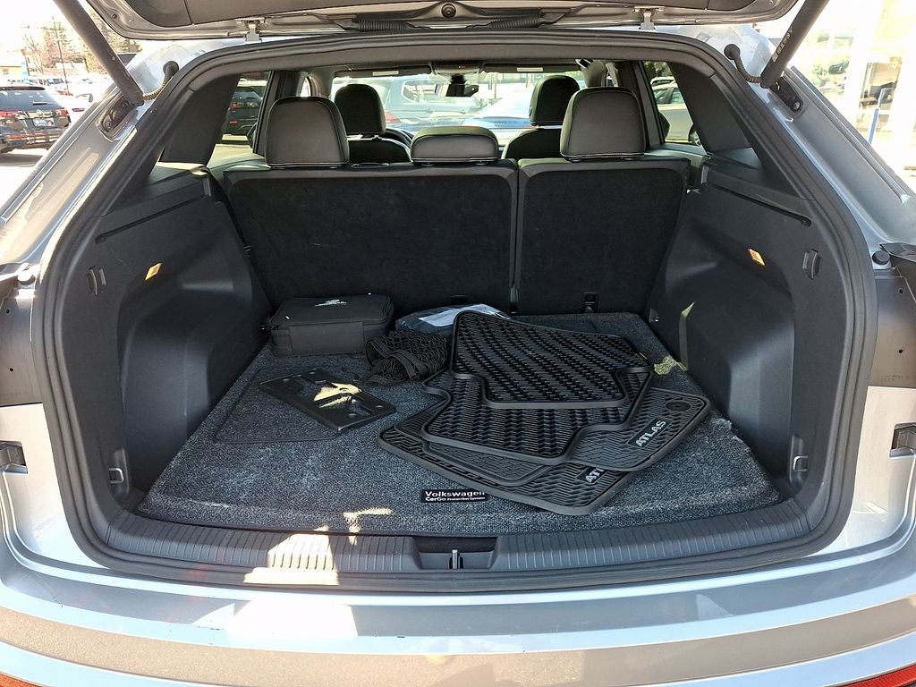 2023 Volkswagen Atlas Cross Sport 3.6L V6 SEL R-Line