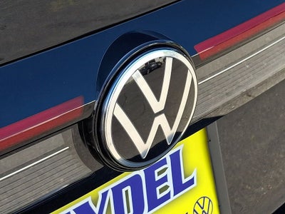 2026 Volkswagen Taos 1.5T SE Black