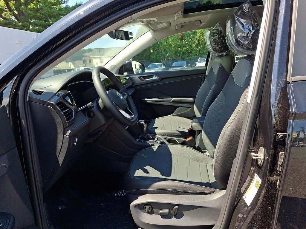 2026 Volkswagen Taos 1.5T SE Black
