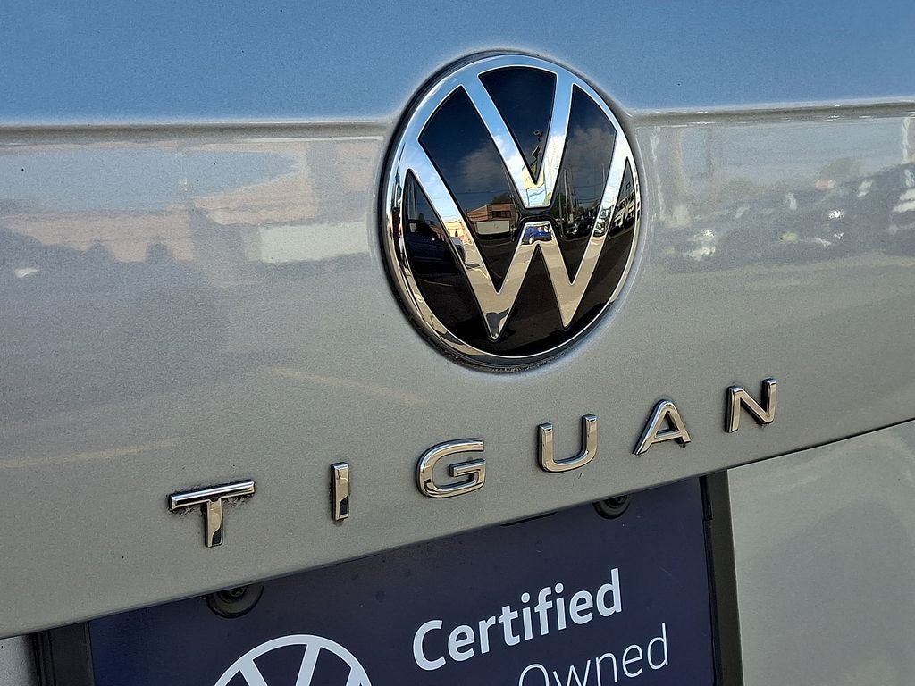 2022 Volkswagen Tiguan 2.0T SE R-Line Black