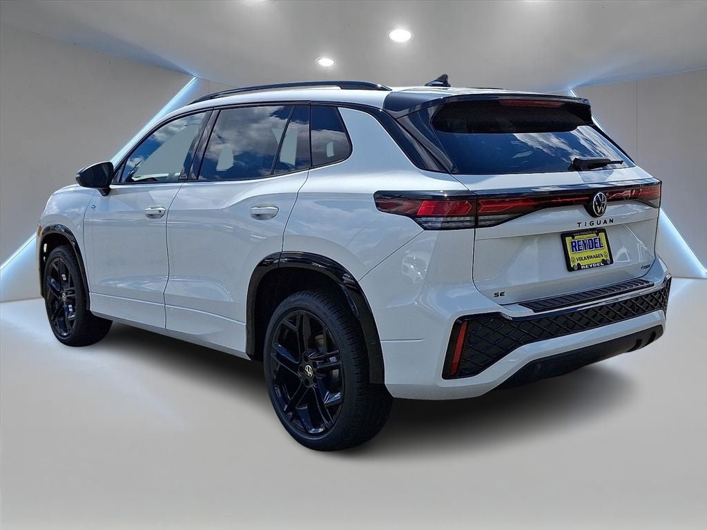 2026 Volkswagen Tiguan 2.0T SE R-Line Black