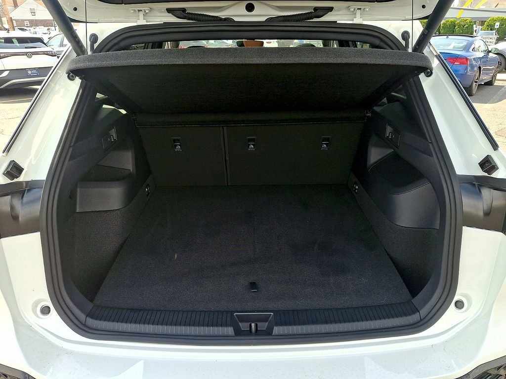 2025 Volkswagen Tiguan 2.0T SEL R-Line
