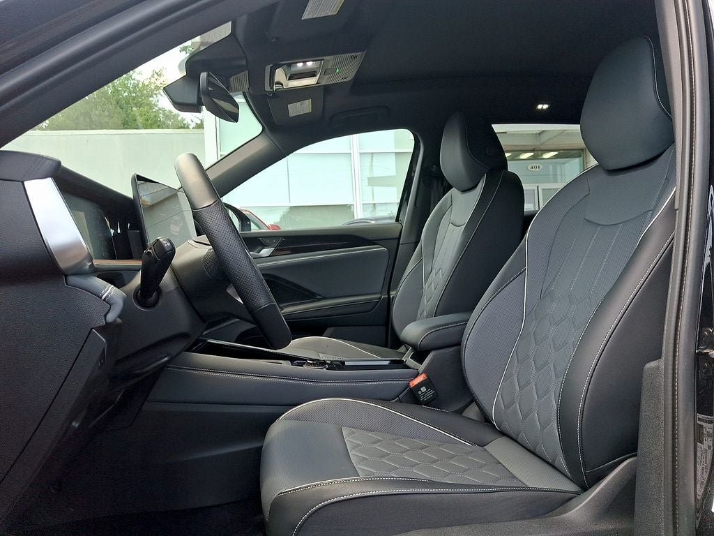 2025 Volkswagen Tiguan 2.0T SEL R-Line