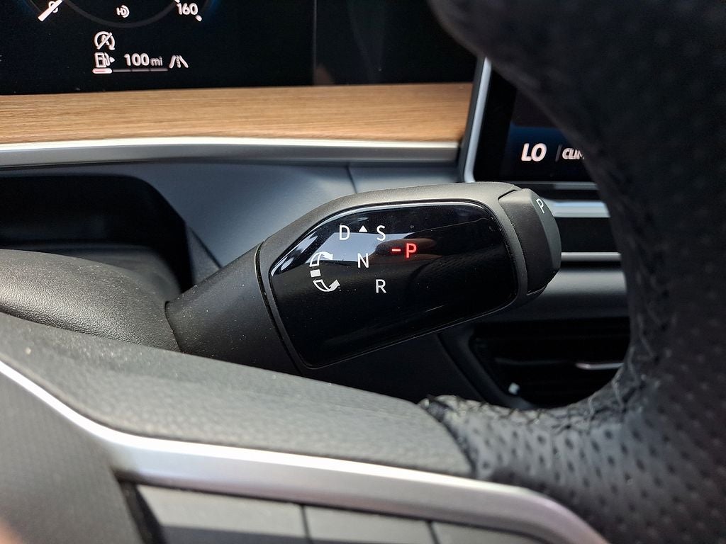 2025 Volkswagen Tiguan 2.0T SEL R-Line