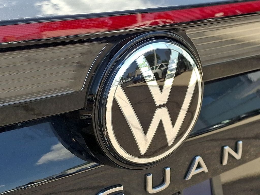 2025 Volkswagen Tiguan 2.0T SEL R-Line