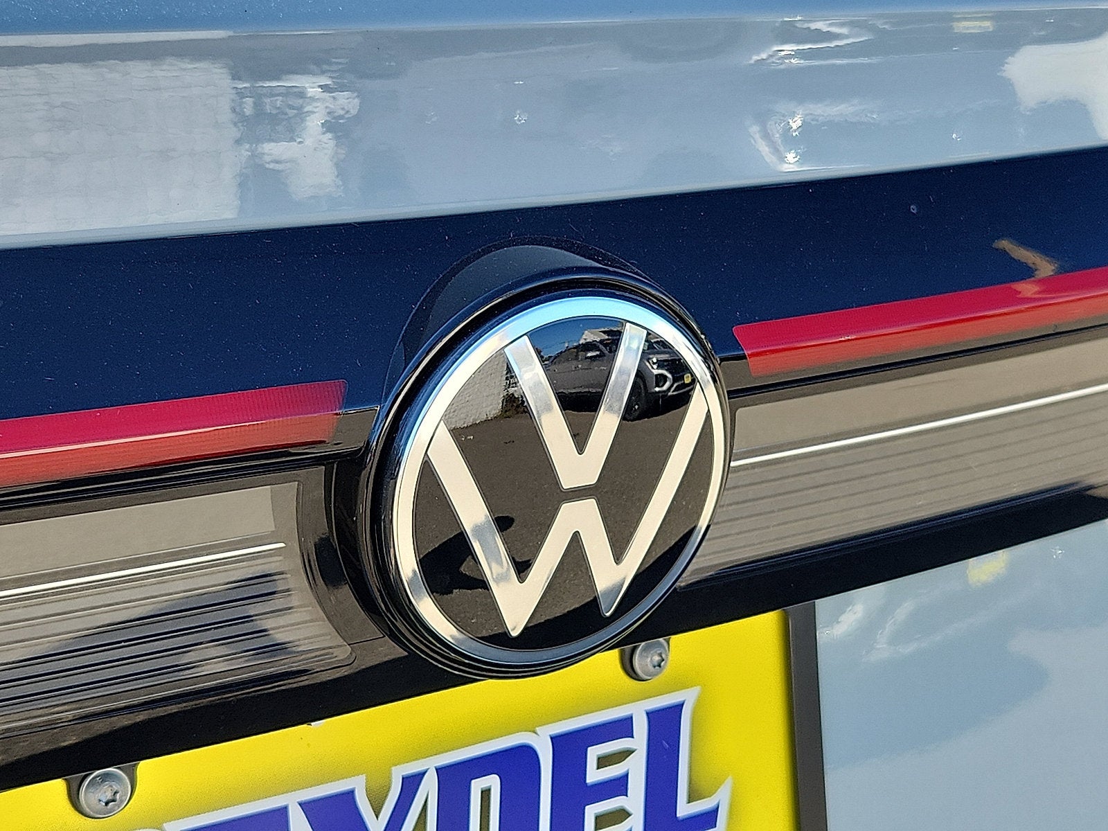 2027 Volkswagen Taos 1.5T SE