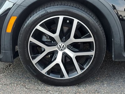 2017 Volkswagen Beetle 1.8T Dune