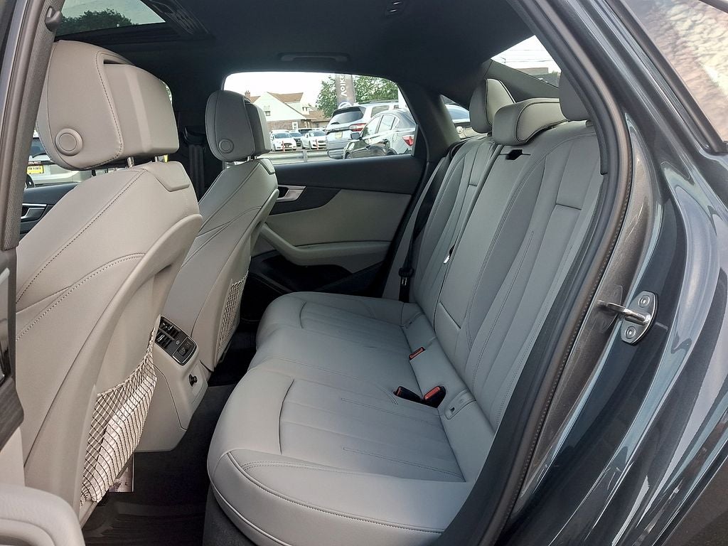 2023 Audi A4 45 S line Premium quattro