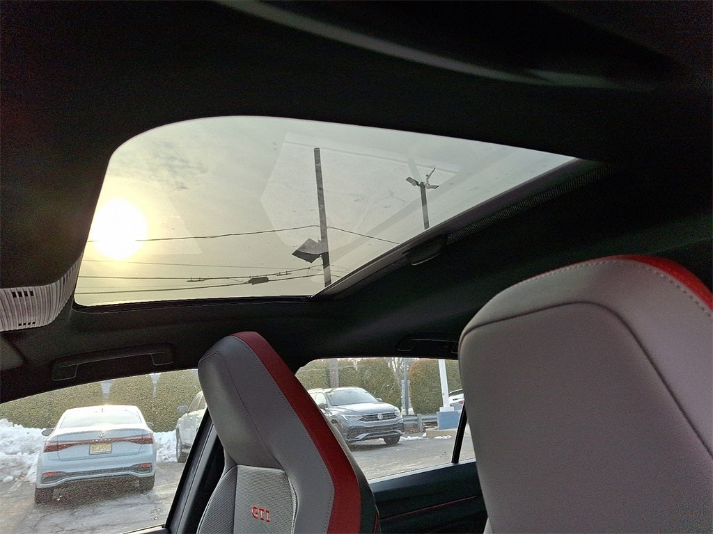 2024 Volkswagen Golf GTI 2.0T SE