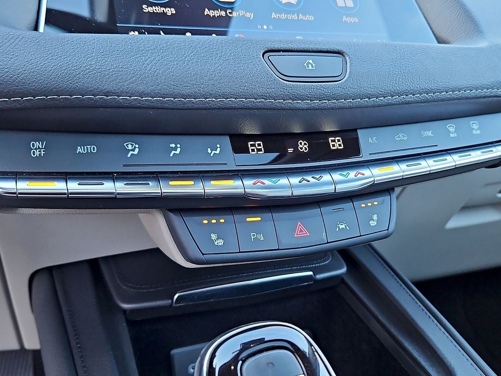 2023 Cadillac XT4 Premium Luxury