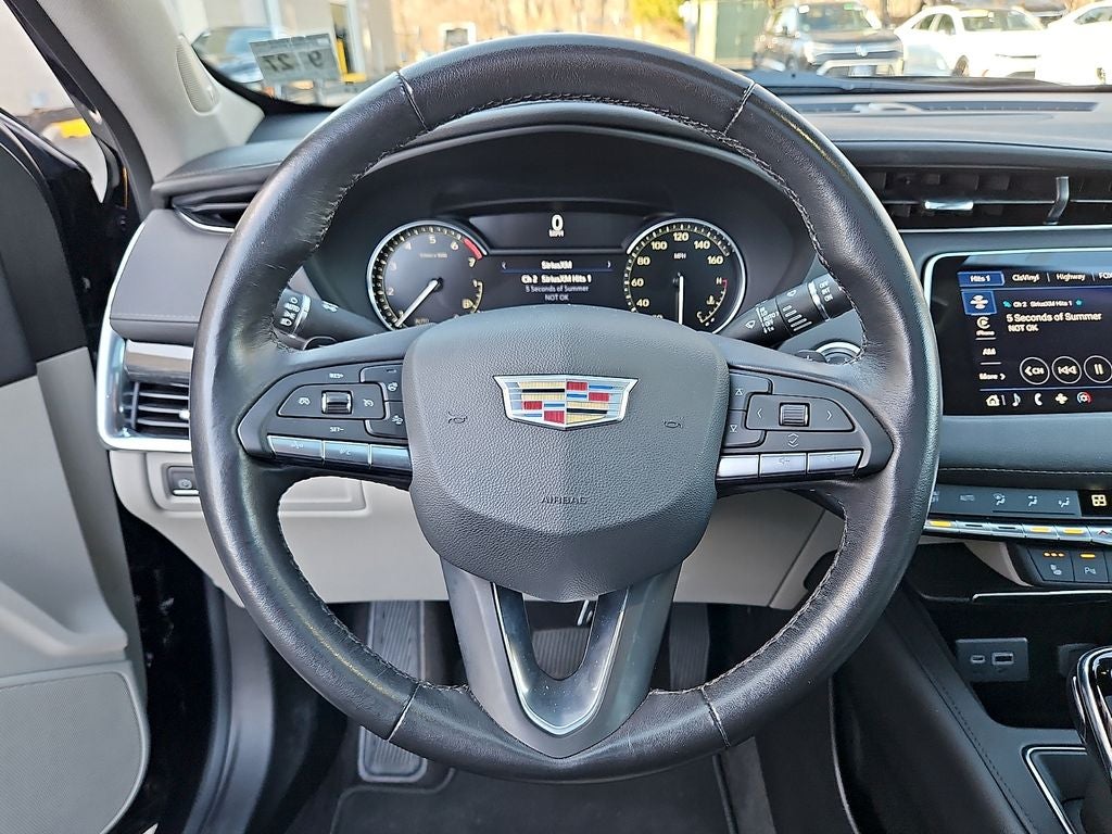 2023 Cadillac XT4 Premium Luxury