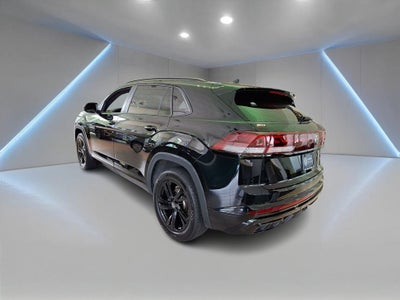 2026 Volkswagen Atlas Cross Sport 2.0T SEL R-Line Black