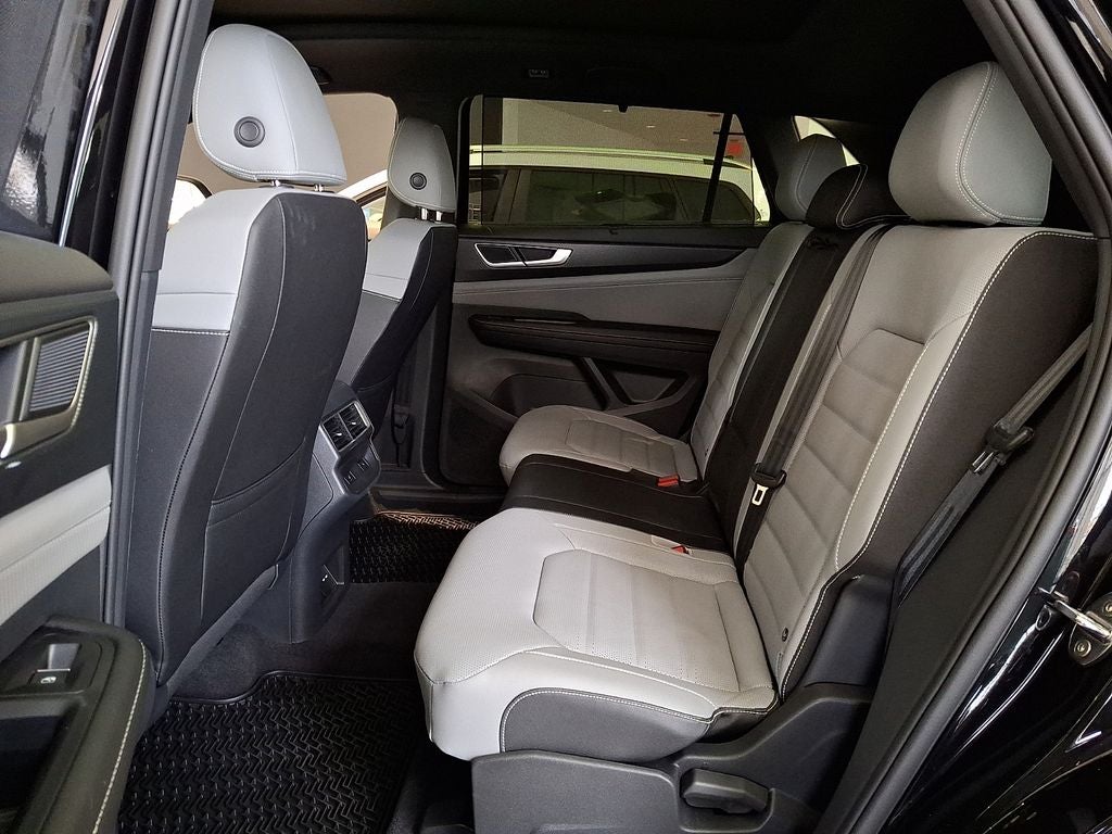 2026 Volkswagen Atlas Cross Sport 2.0T SEL R-Line Black