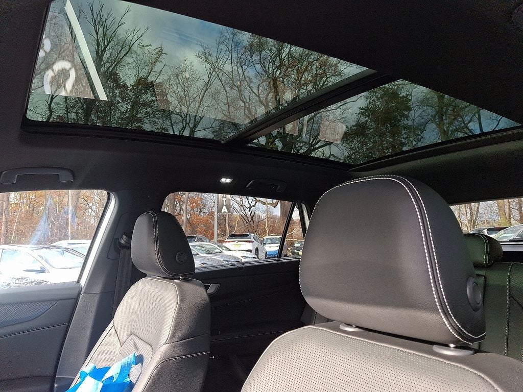 2026 Volkswagen Atlas Cross Sport 2.0T SEL R-Line Black