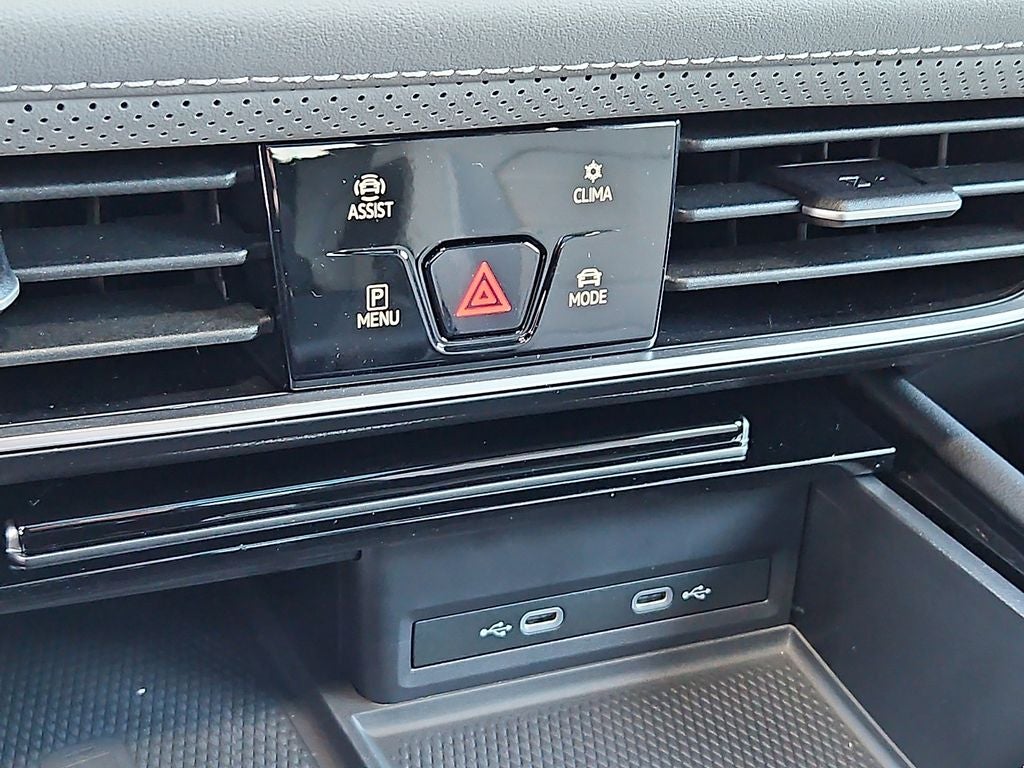 2024 Volkswagen Atlas Cross Sport 2.0T SEL R-Line