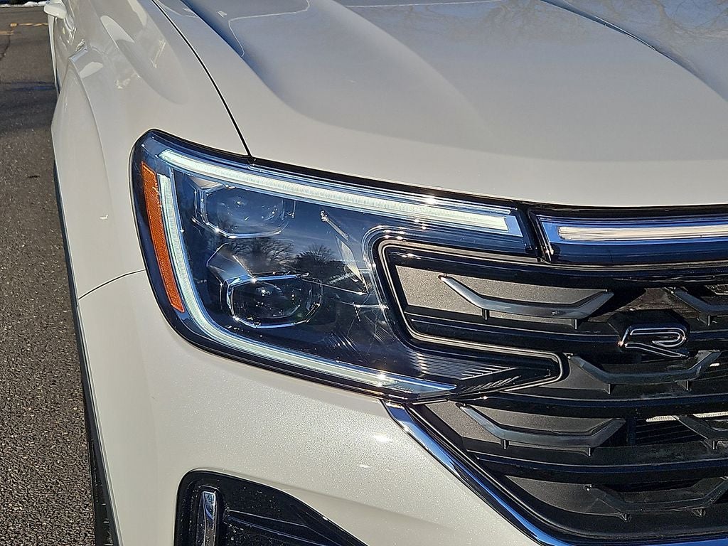 2024 Volkswagen Atlas Cross Sport 2.0T SEL R-Line