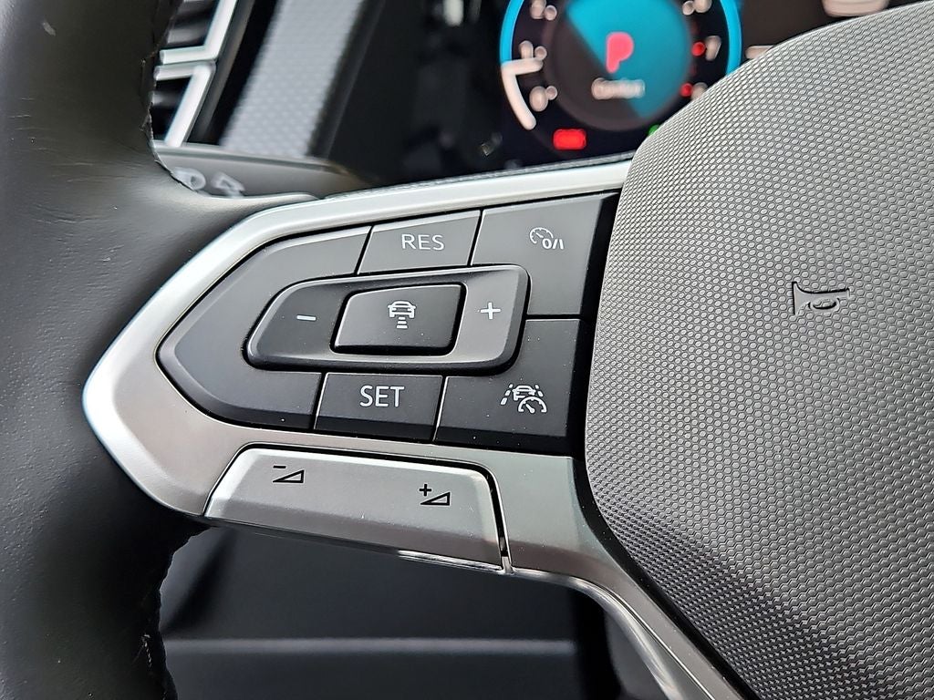 2024 Volkswagen Atlas Cross Sport 2.0T SEL R-Line