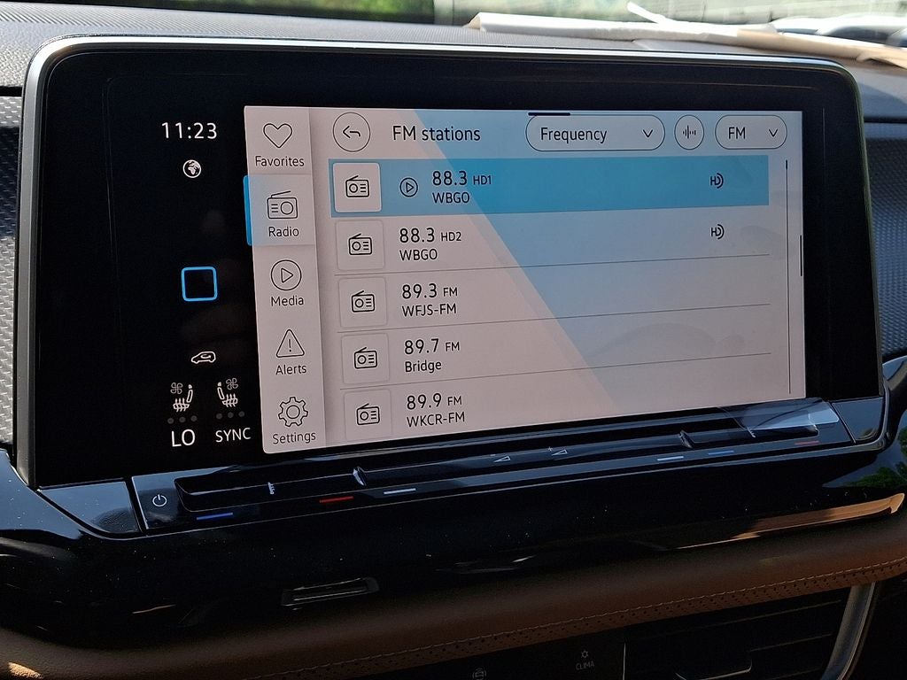 2026 Volkswagen Atlas Cross Sport 2.0T SEL