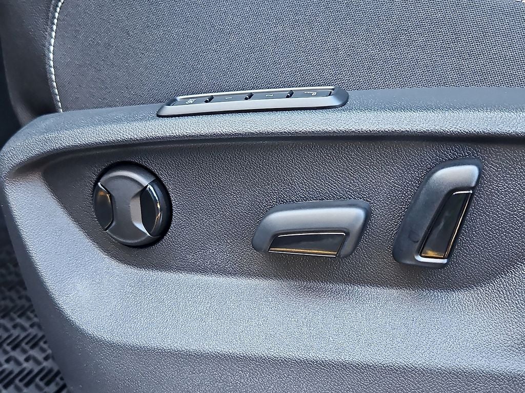 2026 Volkswagen Atlas Cross Sport SEL Premium R-Line