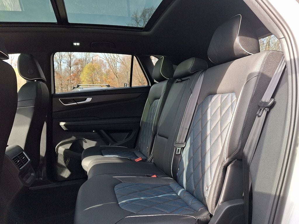 2026 Volkswagen Atlas Cross Sport 2.0T SEL Premium R-Line