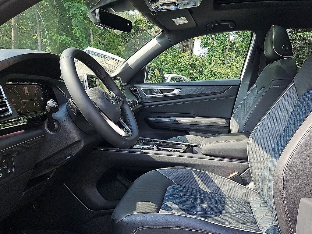2026 Volkswagen Atlas Cross Sport SEL Premium R-Line