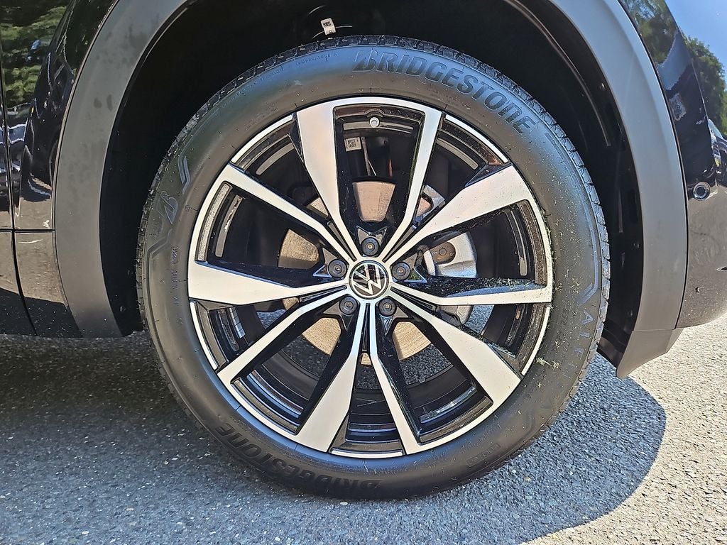 2026 Volkswagen Atlas Cross Sport SEL Premium R-Line
