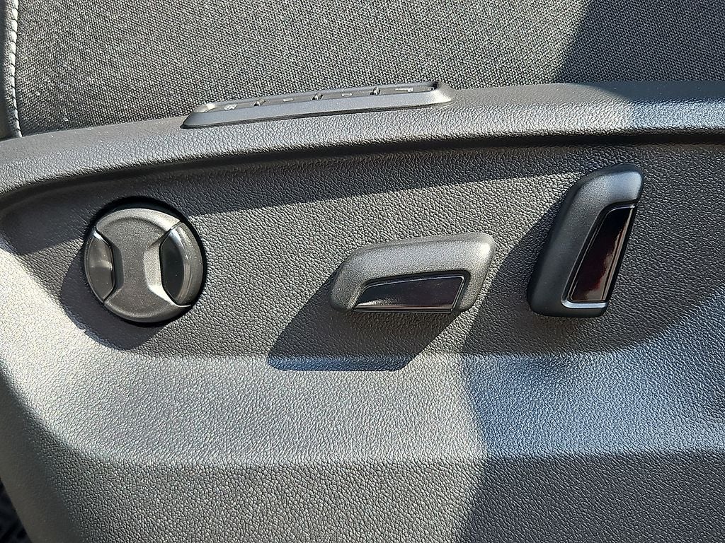 2026 Volkswagen Atlas Cross Sport SEL Premium R-Line