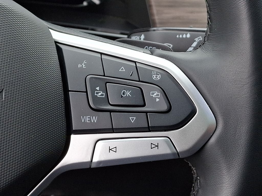 2025 Volkswagen Atlas 2.0T SEL Premium R-Line