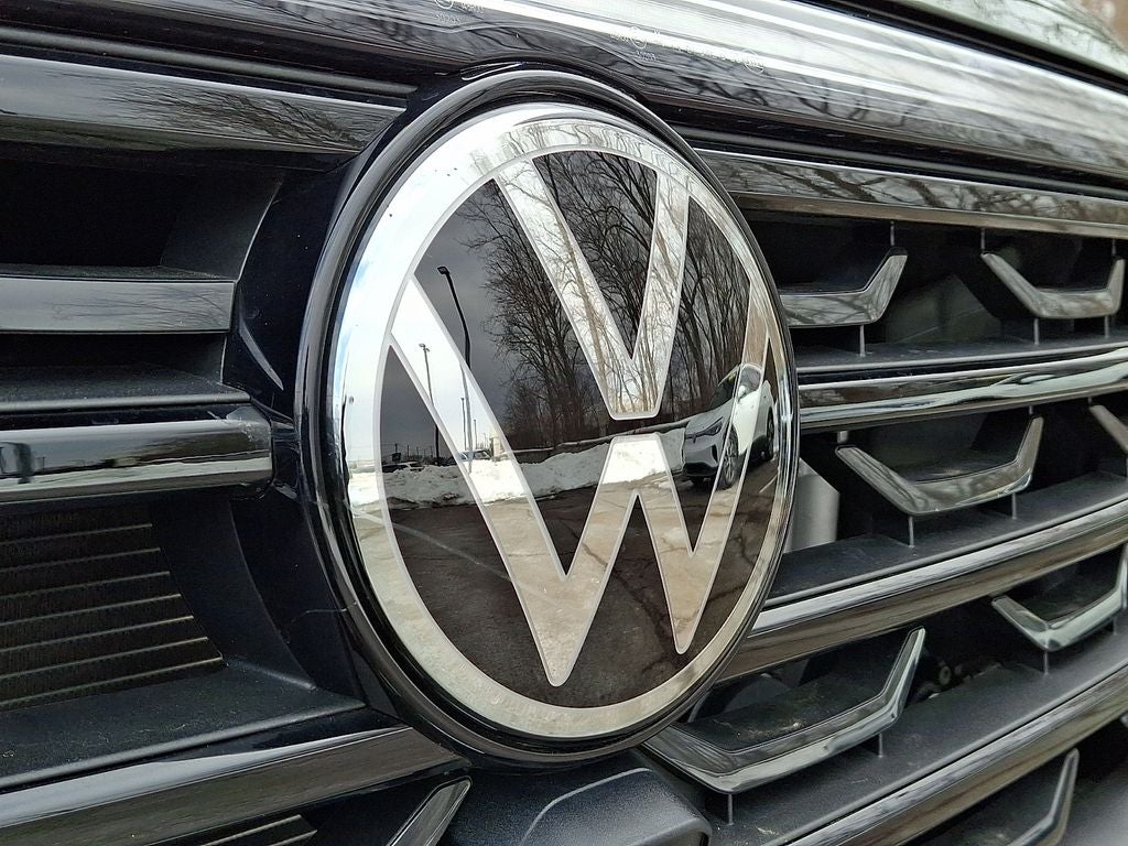 2025 Volkswagen Atlas 2.0T SEL Premium R-Line