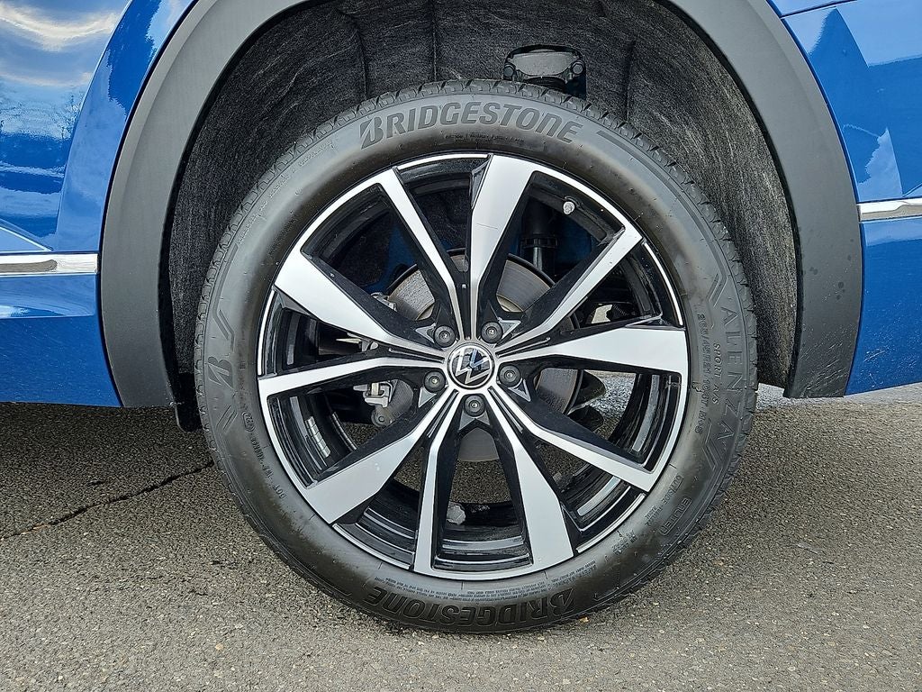 2025 Volkswagen Atlas 2.0T SEL Premium R-Line