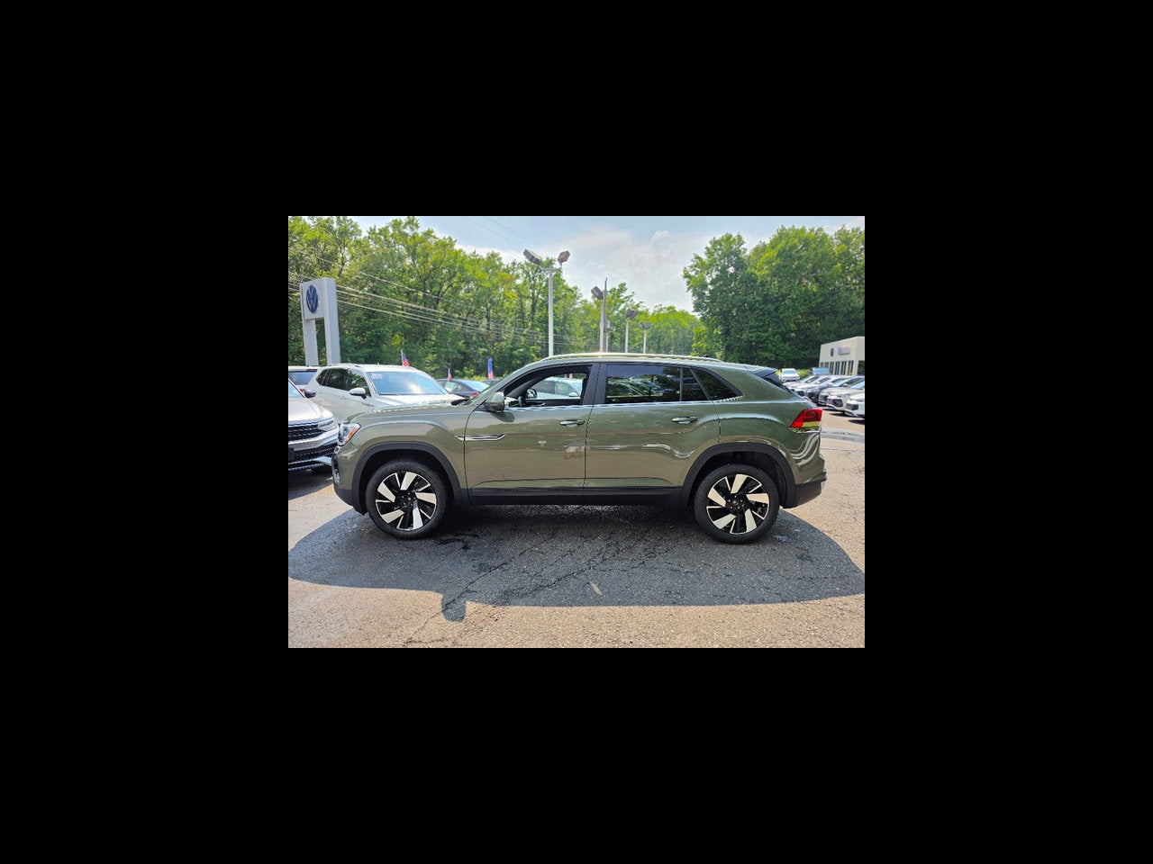 2026 Volkswagen Atlas Cross Sport SE w/Technology