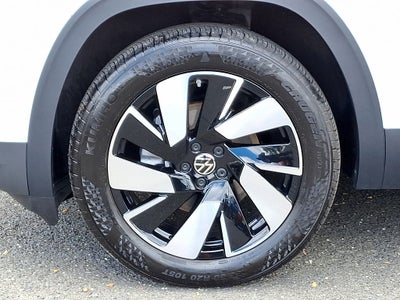 2025 Volkswagen Atlas Cross Sport 2.0T SE w/Technology