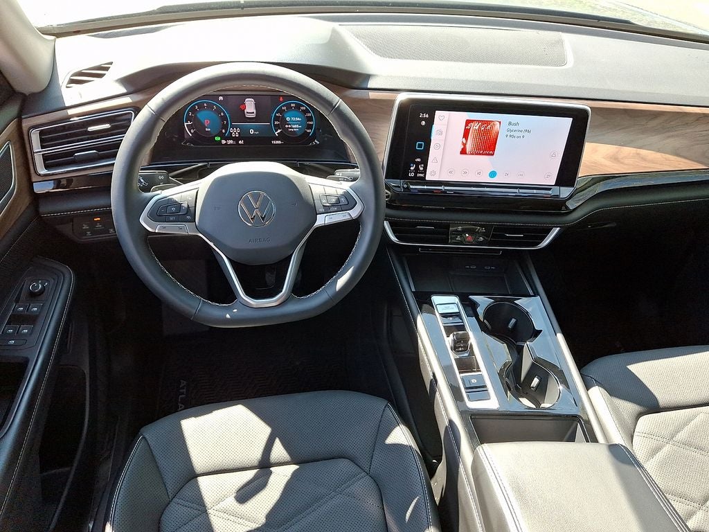 2024 Volkswagen Atlas 2.0T SE w/Technology