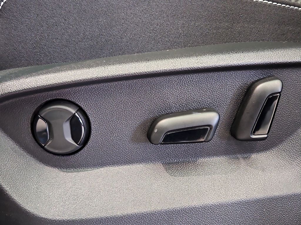 2025 Volkswagen Atlas Cross Sport 2.0T SE