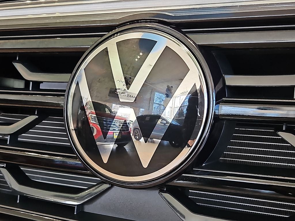 2025 Volkswagen Atlas Cross Sport 2.0T SE