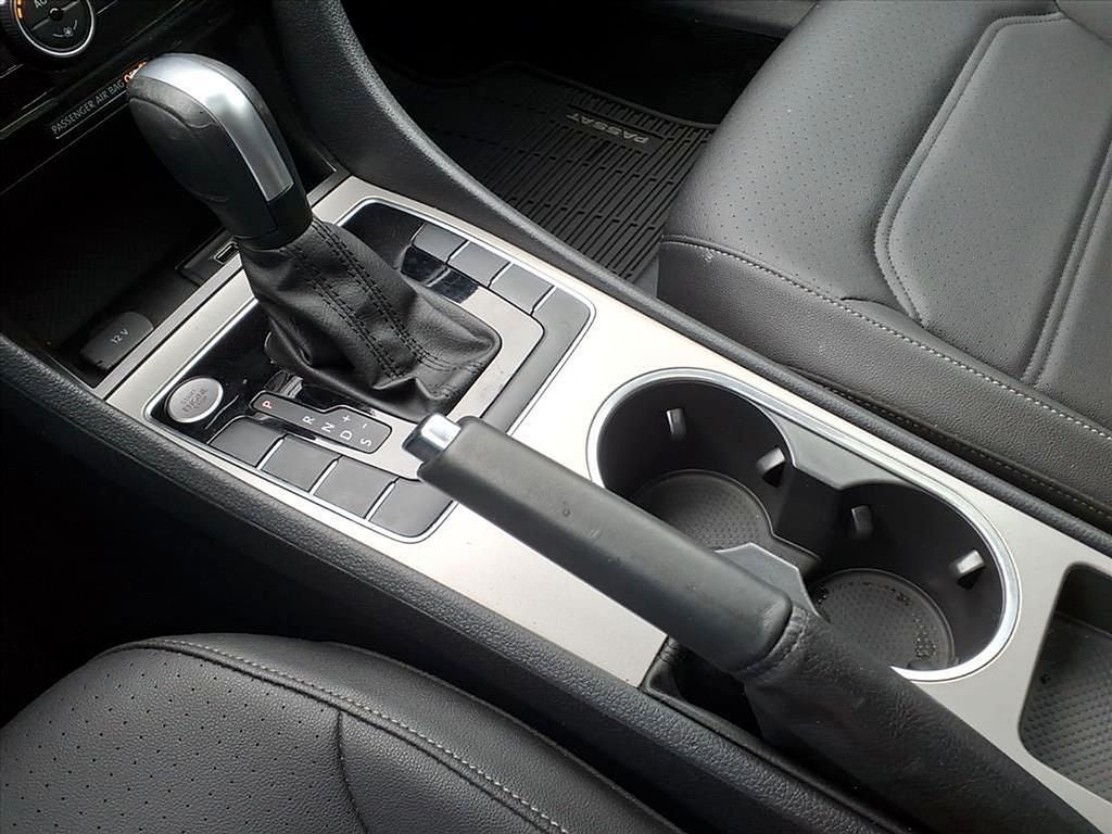 2021 Volkswagen Passat 2.0T R-Line