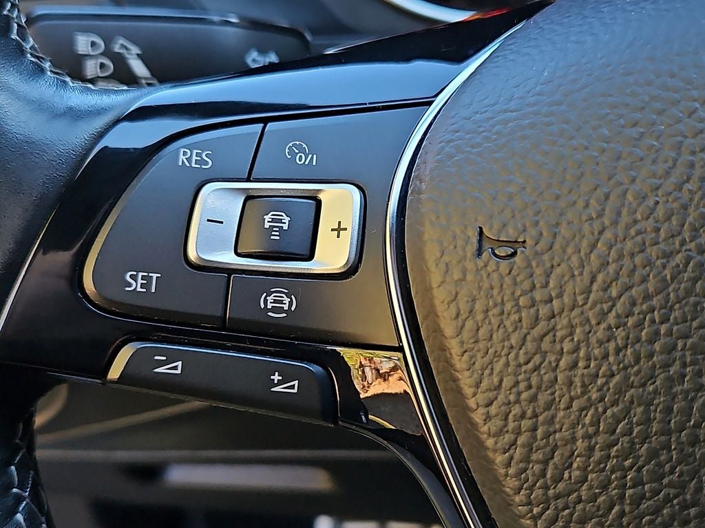 2021 Volkswagen Tiguan 2.0T SE R-Line Black