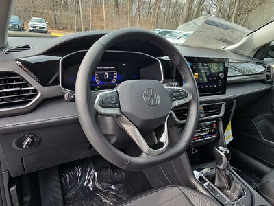 2026 Volkswagen Taos 1.5T SE Black