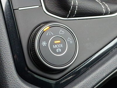 2025 Volkswagen Taos 1.5T SE Black