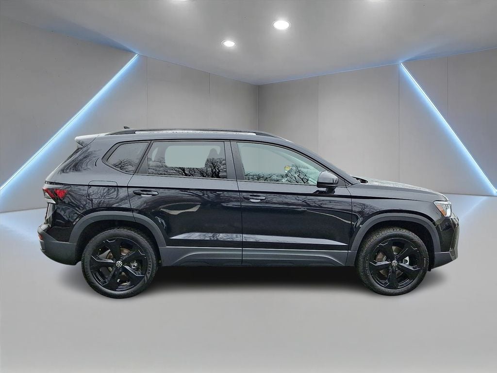 2025 Volkswagen Taos 1.5T SE Black