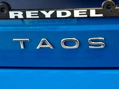 2025 Volkswagen Taos 1.5T SE Black