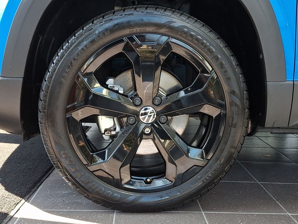 2025 Volkswagen Taos 1.5T SE Black